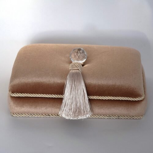 Sand papuošalų dėžutė su skyreliais