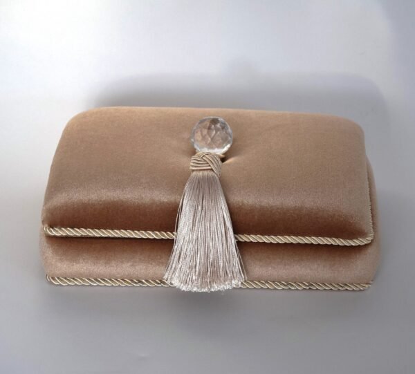 Sand papuošalų dėžutė su skyreliais