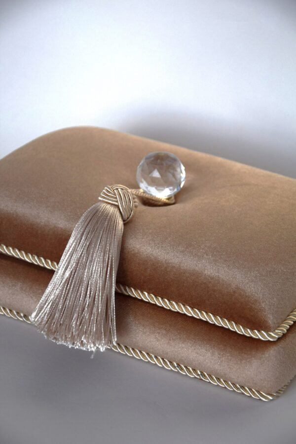 Sand papuošalų dėžutė su skyreliais